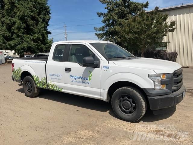 Ford F-150 XL Další