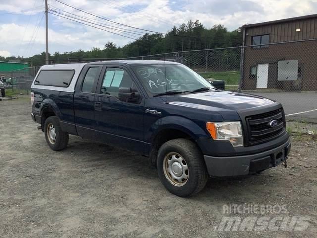Ford F-150 XL Další