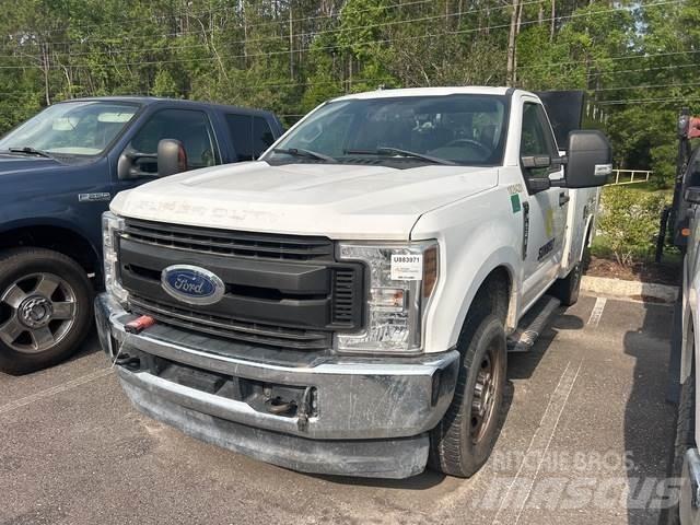 Ford F-250 Komunální / Multi-užitková vozidla