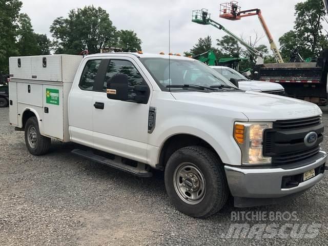 Ford F-250 Komunální / Multi-užitková vozidla