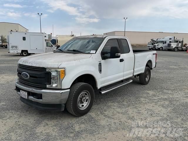 Ford F-250 Další