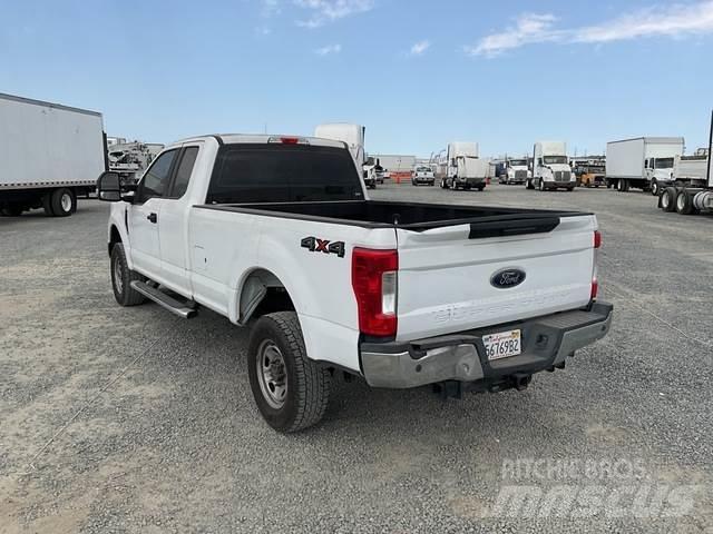 Ford F-250 Další