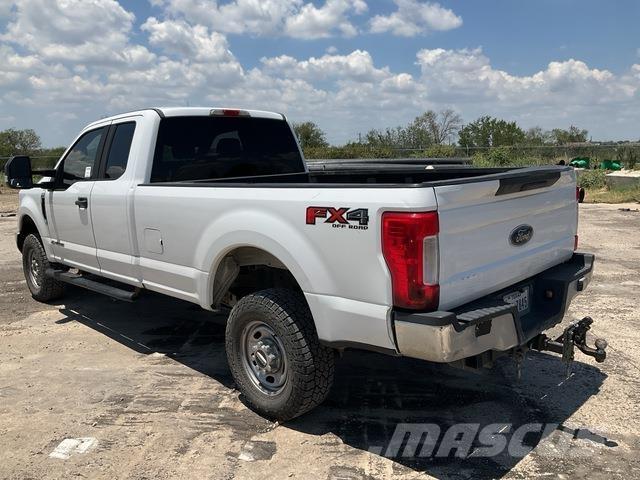 Ford F-250 Další
