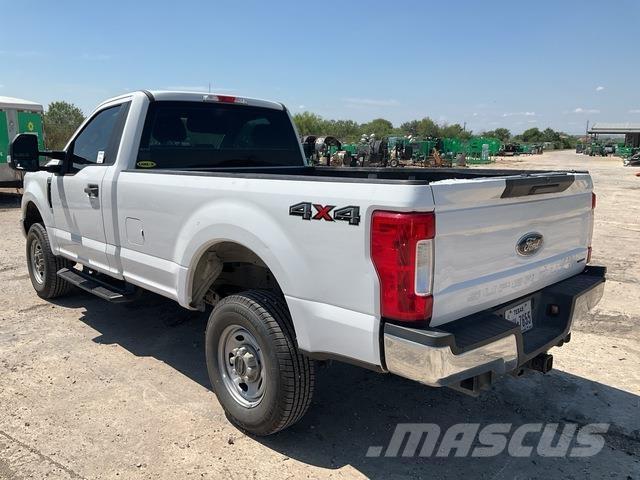 Ford F-250 Další