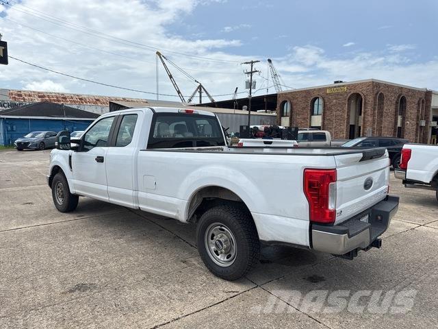 Ford F-250 Další