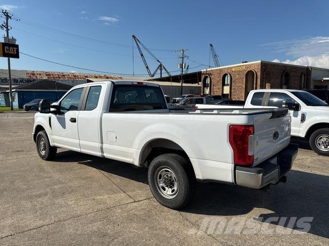 Ford F-250 Další