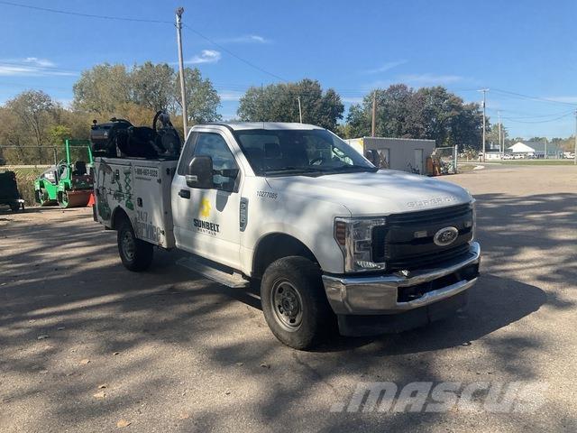 Ford F-250 Komunální / Multi-užitková vozidla