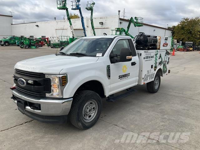 Ford F-250 Komunální / Multi-užitková vozidla
