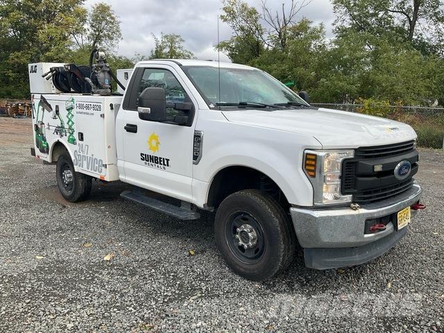 Ford F-250 Komunální / Multi-užitková vozidla