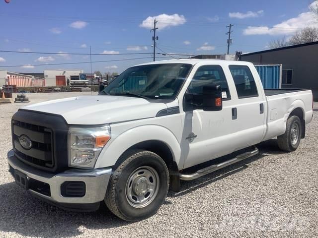 Ford F-250 4x4 Další