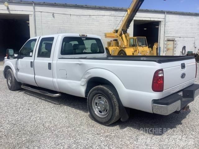 Ford F-250 4x4 Další