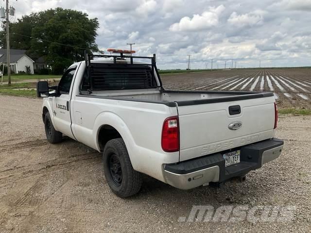 Ford F-250 SD Další