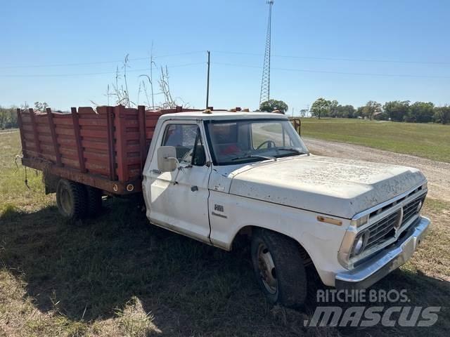 Ford F-350 Sklápěče