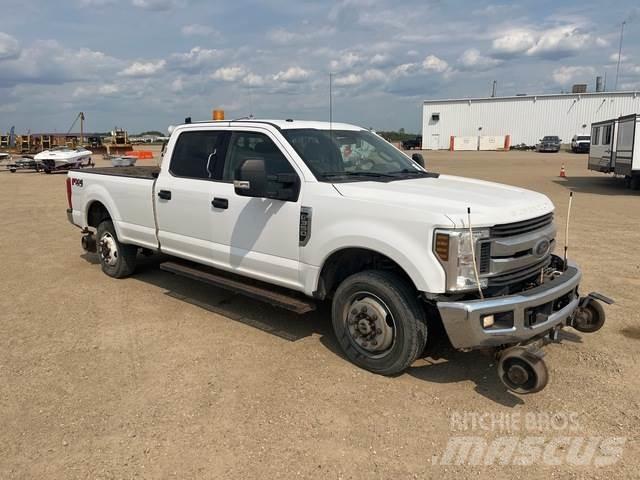 Ford F-350 Další