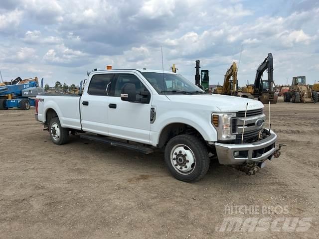 Ford F-350 Další