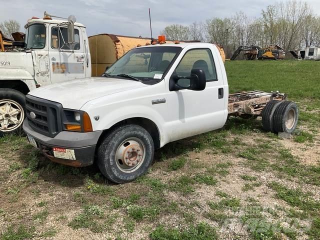 Ford F-350 Kabiny a interiér