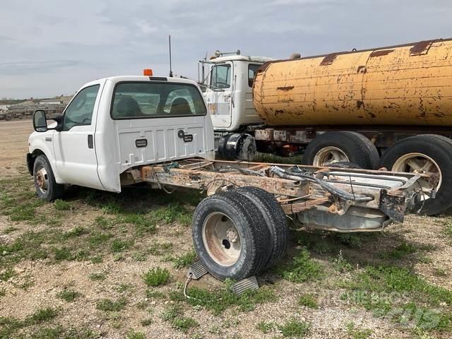 Ford F-350 Kabiny a interiér