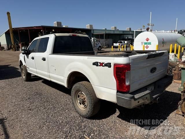 Ford F-350 Další