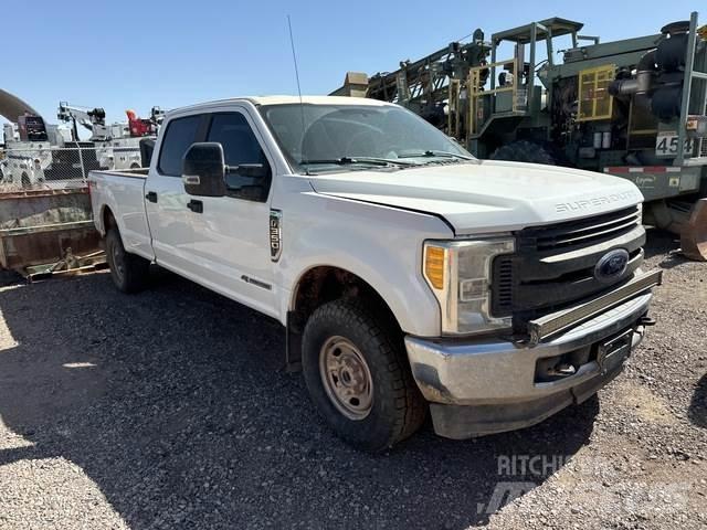 Ford F-350 Další