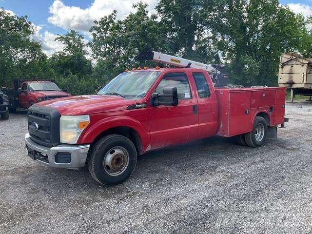 Ford F-350 Komunální / Multi-užitková vozidla