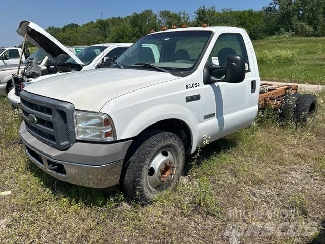Ford F-350 Kabiny a interiér