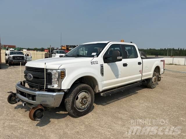 Ford F-350 Další