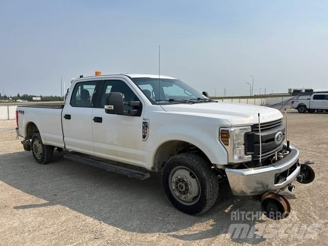 Ford F-350 Další