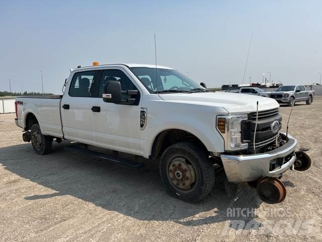 Ford F-350 Další