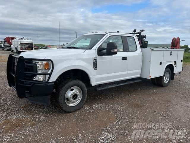 Ford F-350 Komunální / Multi-užitková vozidla