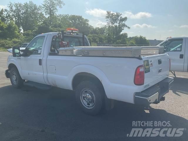 Ford F-350 Další