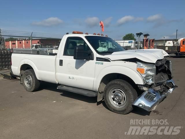 Ford F-350 Další
