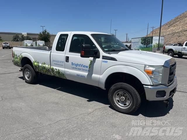 Ford F-350 Další