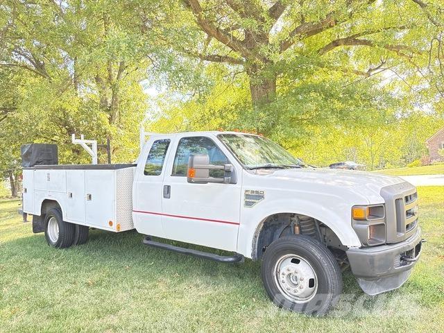 Ford F-350 Komunální / Multi-užitková vozidla