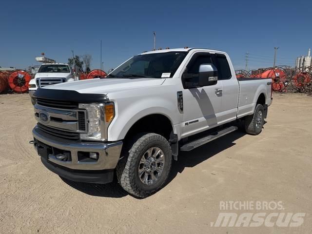 Ford F-350 Další