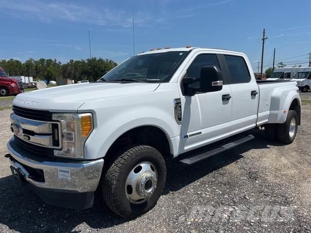 Ford F-350 Další