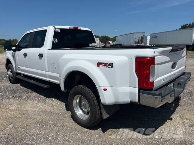 Ford F-350 Další