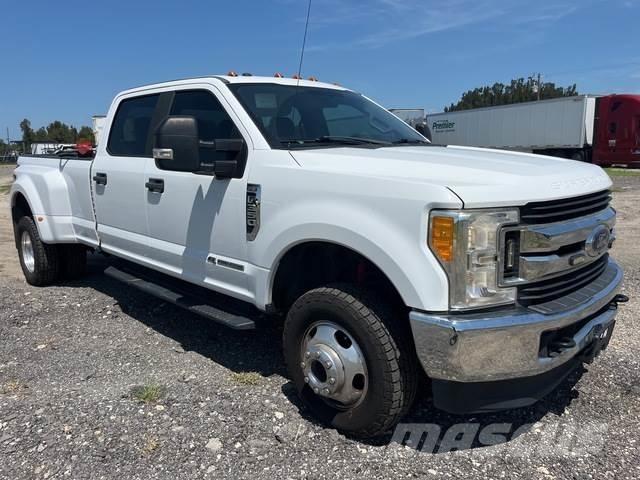 Ford F-350 Další