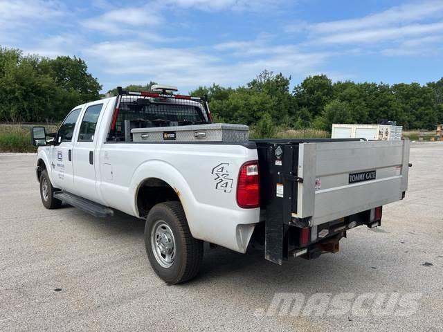 Ford F-350 Další