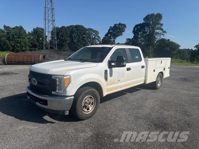 Ford F-350 Komunální / Multi-užitková vozidla