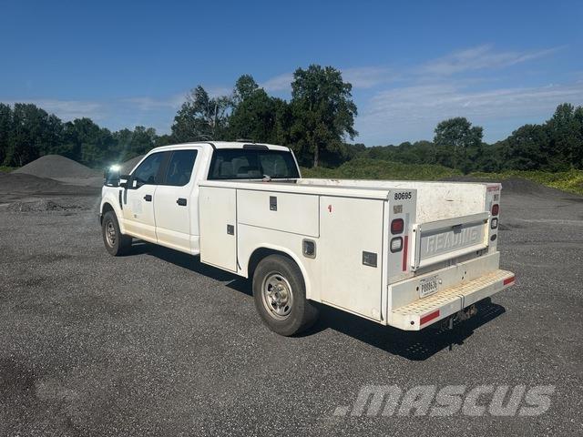 Ford F-350 Komunální / Multi-užitková vozidla