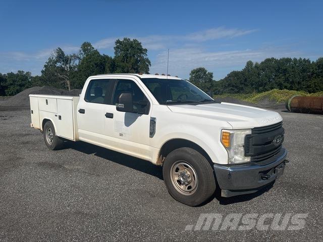 Ford F-350 Komunální / Multi-užitková vozidla