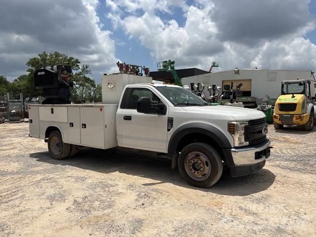 Ford F-450 Komunální / Multi-užitková vozidla