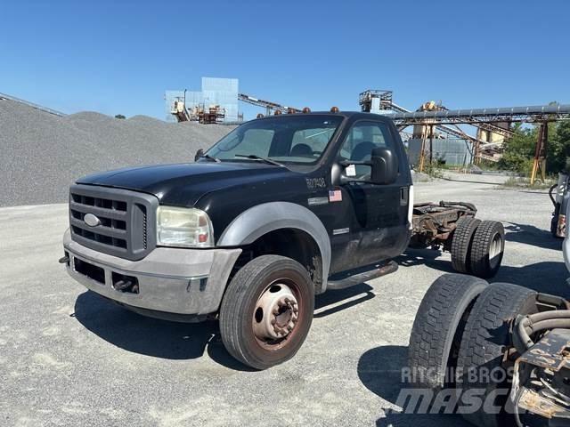 Ford F-450 Kabiny a interiér
