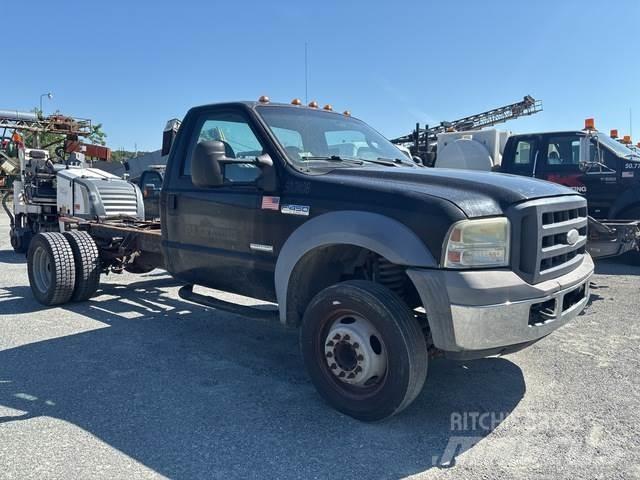 Ford F-450 Kabiny a interiér