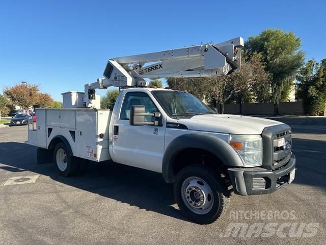Ford F-550 Autoplošiny