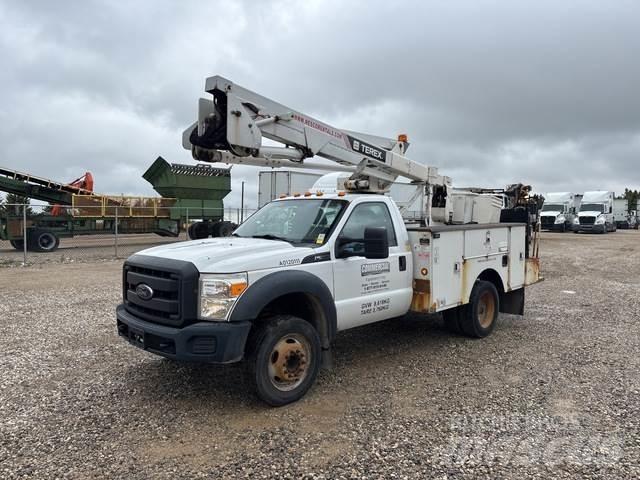 Ford F-550 Autoplošiny