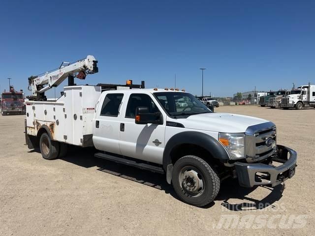 Ford F-550 Komunální / Multi-užitková vozidla