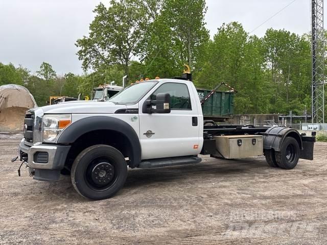 Ford F-550 Hákový nosič kontejnerů