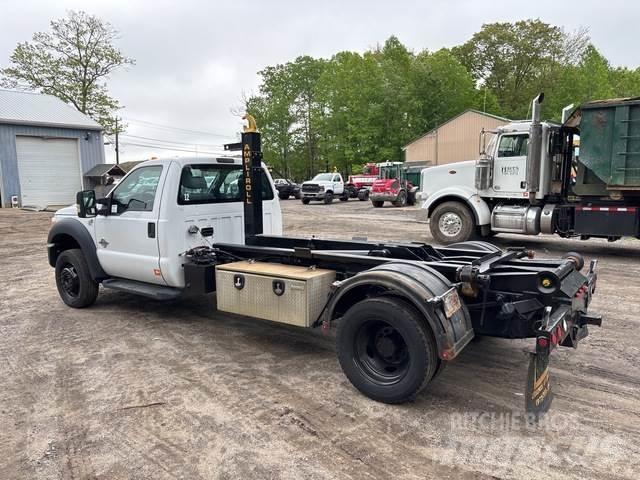 Ford F-550 Hákový nosič kontejnerů