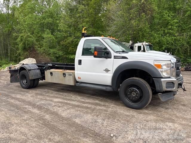 Ford F-550 Hákový nosič kontejnerů
